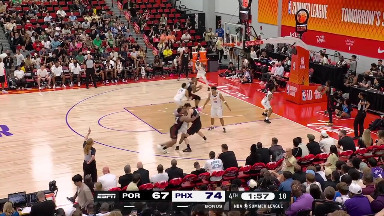 Yang Hansen passes to cutting DJ Steward for the layup through contact cutting the Suns' lead to 5 with less than 2 minutes remaining in regulation