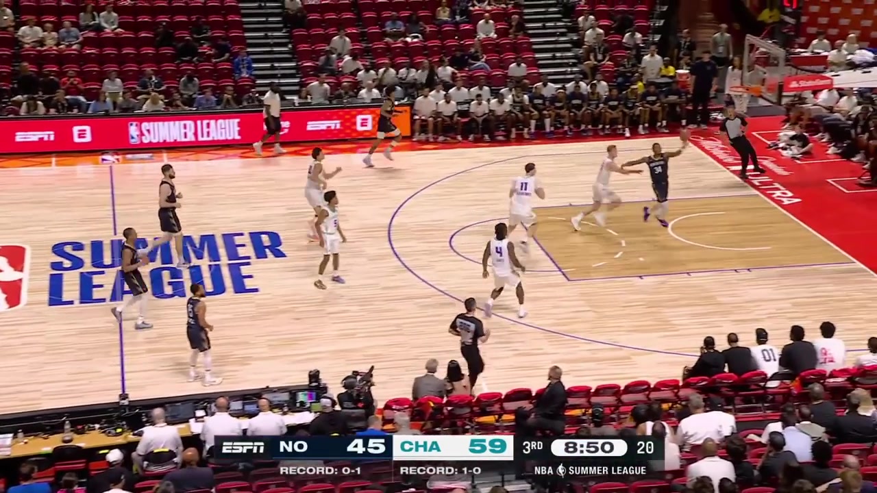 Hunter Dickinson with a nice spin move and finish on Ryan Kalkbrenner with replays