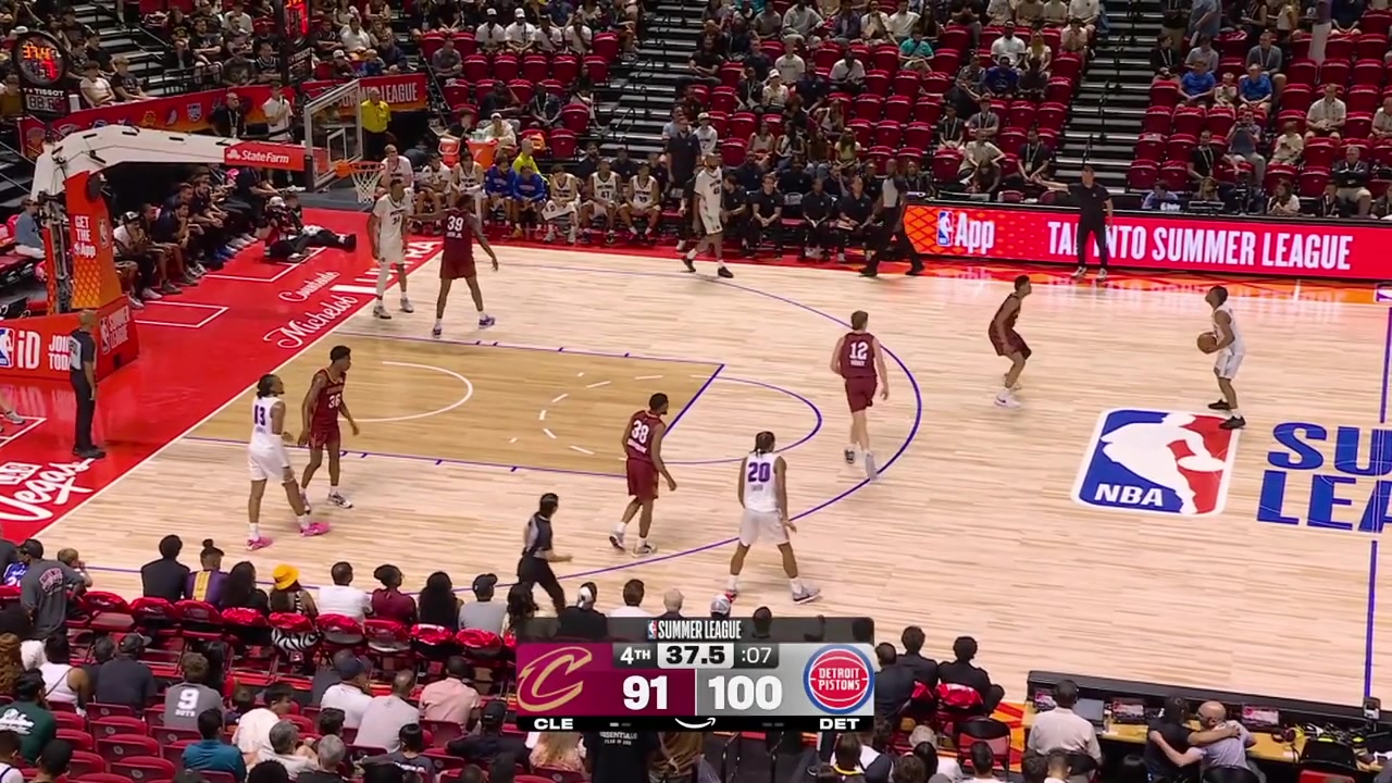 Ebuka Okorie banks in the tough And-1 dagger floater through contact on two defenders with replaysMeleek Thomas hits the deep 3 to give him 30 pointsPistons win