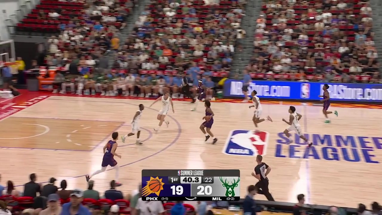 Zach Austin with two ambitious monster poster dunk attempts on Khaman Maluach last night with replaysHe barely missed the first one and got blocked on the second