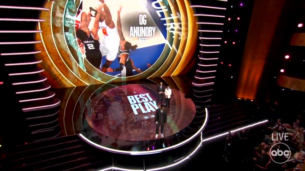 OG wins the ESPY for Best Play