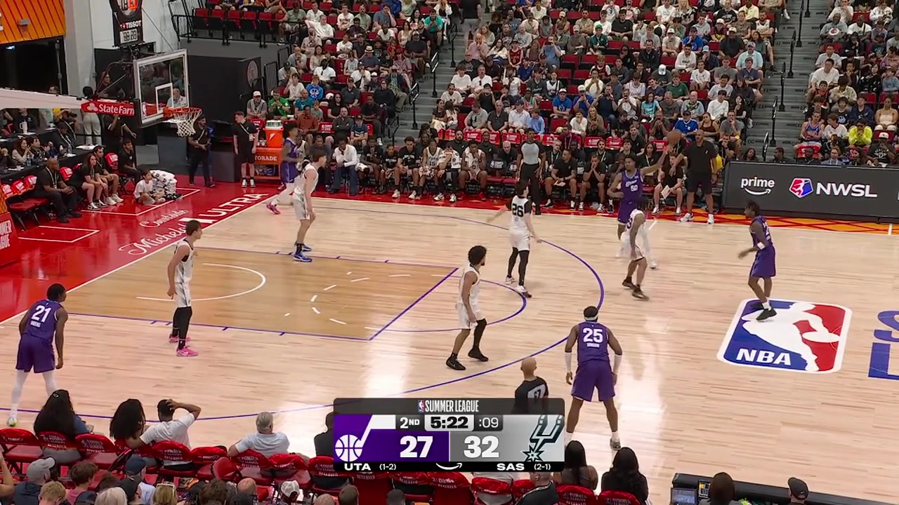 Darryn Peterson's dunk gets blocked but the ball falls in anyway