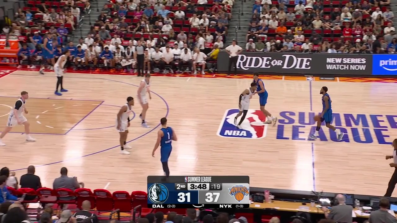 Guillermo Diaz-Graham hits the 3-pointer and his identical twin brother Jorge Diaz-Graham with the drive and the layupGuillermo gets the steal and John Poulakidas hits the 3-pointer giving the Mavericks their first lead of the game