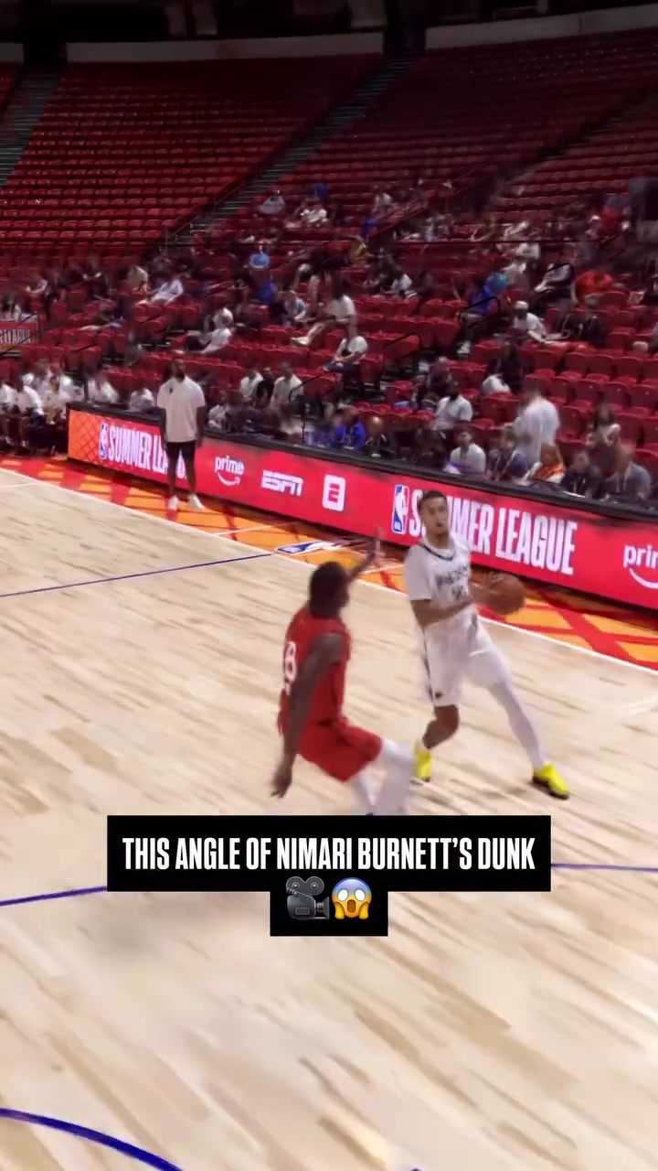 Trippy videogame-esque 4D render of a steal leading to a dunk by Raptors rookie Allen Graves 19 overall pick during SL taken from the Raps' official FB page