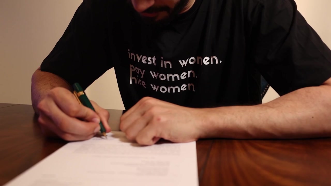 Former NBA player files paperwork to officially declare for the WNBA draft