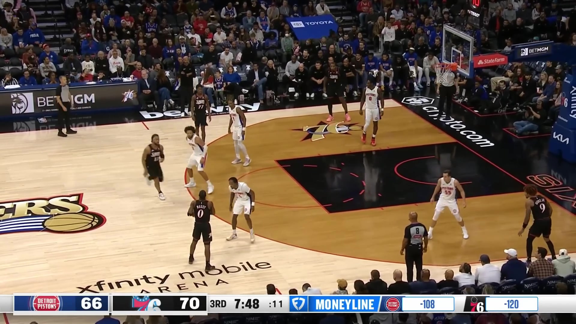 Jalen Duren and Ausar Thompson exchange heated words after giving Drummond an easy bucket